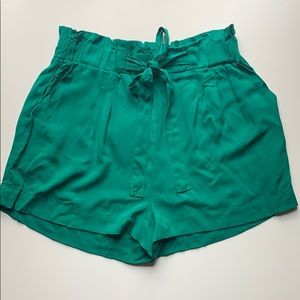 BNWT emerald green high-waisted paper bag shorts